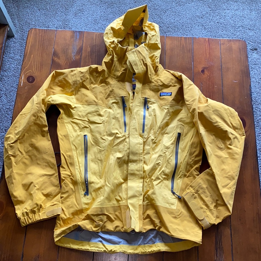 Men’s Patagonia raincoat